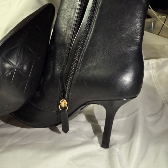 Schutz Rafaela. Classy “NewPointed Toe Booties Soft Leather Women’s Size 7B - Picture 7 of 8